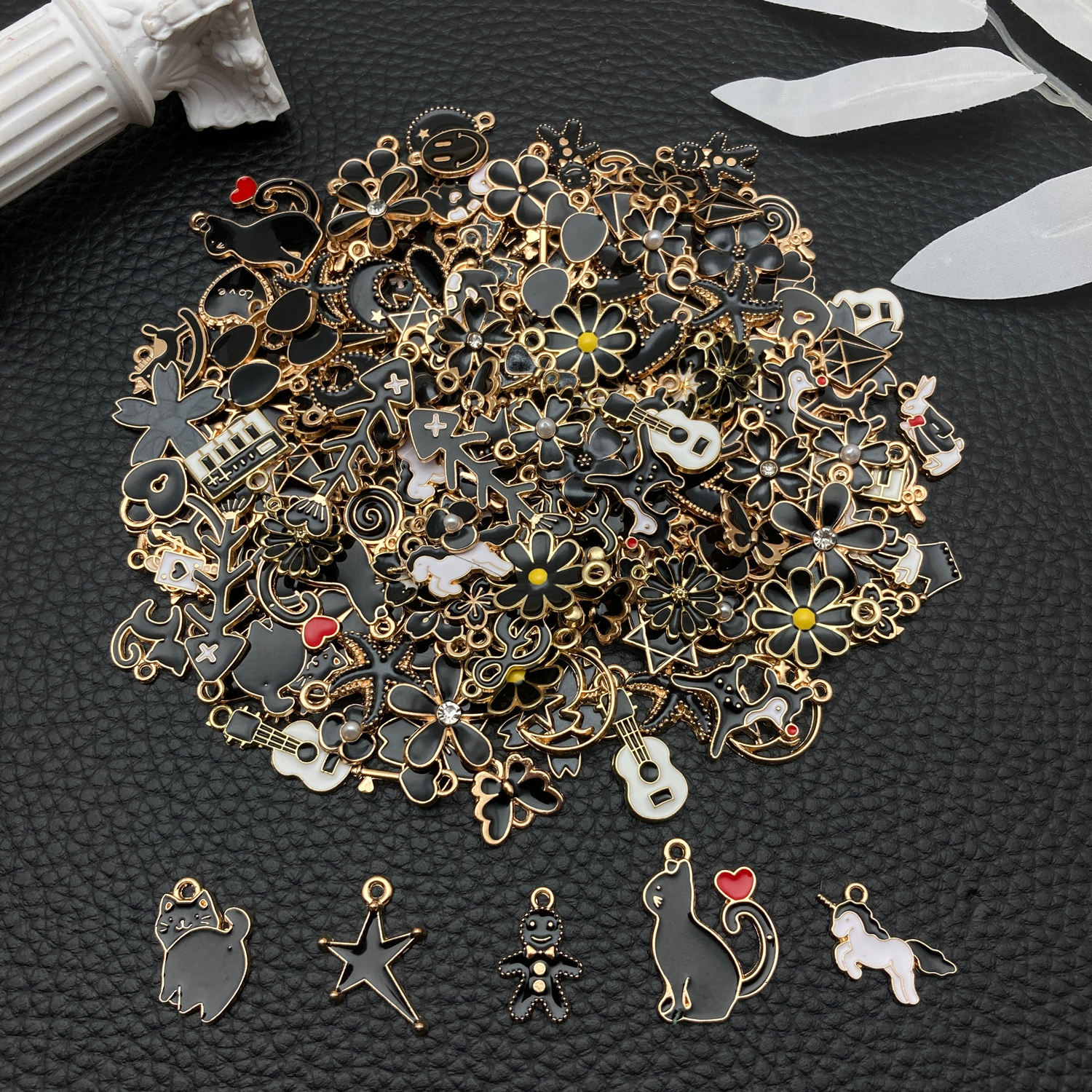 Mixed Black Gold Enamel Charms - Musical Instrument Jewelry recension och pris