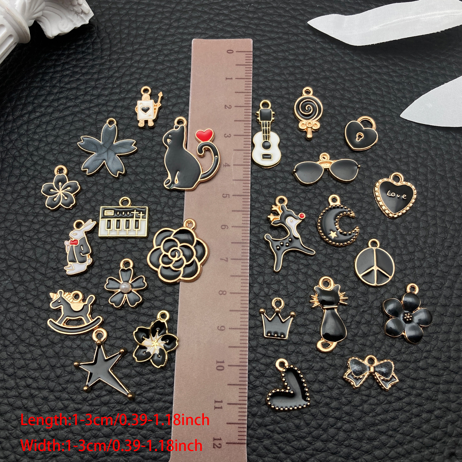 Mixed Black Gold Enamel Charms - Musical Instrument Jewelry recension och pris